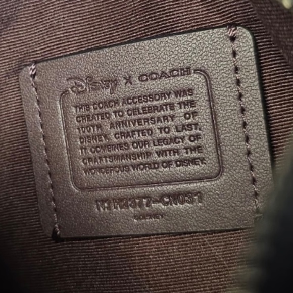 Disney X Coach Corner Zip Wristlet With Holiday Print - Picture 5 of 7